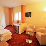 Parkhotel Klueschenberg מלון פלאו אם זה