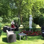 מלון Parkhotel Klueschenberg