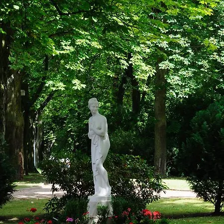 Parkhotel Klueschenberg فندق