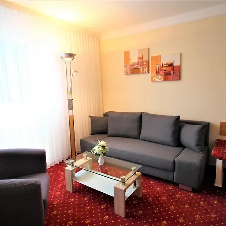 Parkhotel Klueschenberg فندق 4*