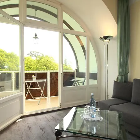 Parkhotel Klueschenberg 4* بلاو ام سي