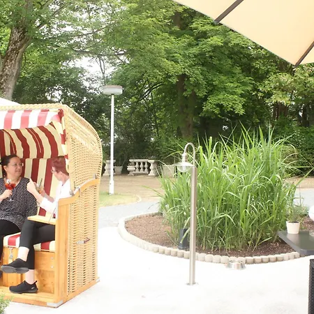 Parkhotel Klueschenberg فندق 4*