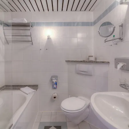 Parkhotel Klueschenberg فندق 4*