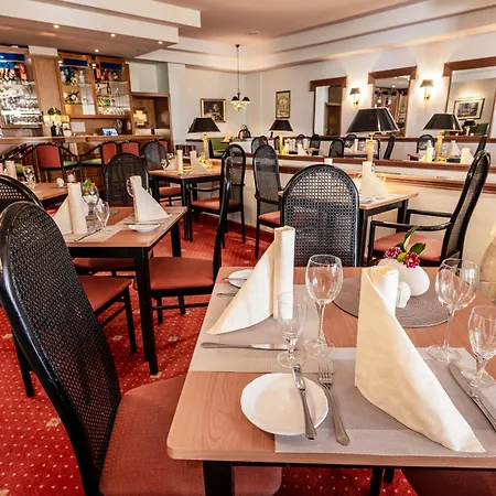 Hotel Parkhotel Klueschenberg 4*