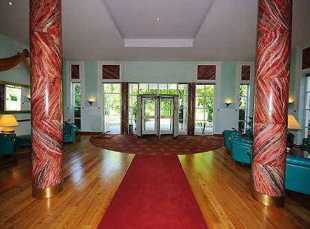 Parkhotel Klueschenberg فندق